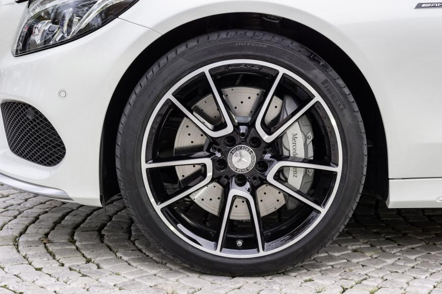 Колеса Mercedes-Benz C450 AMG Sport 2015 года  (фото 18 из 31)